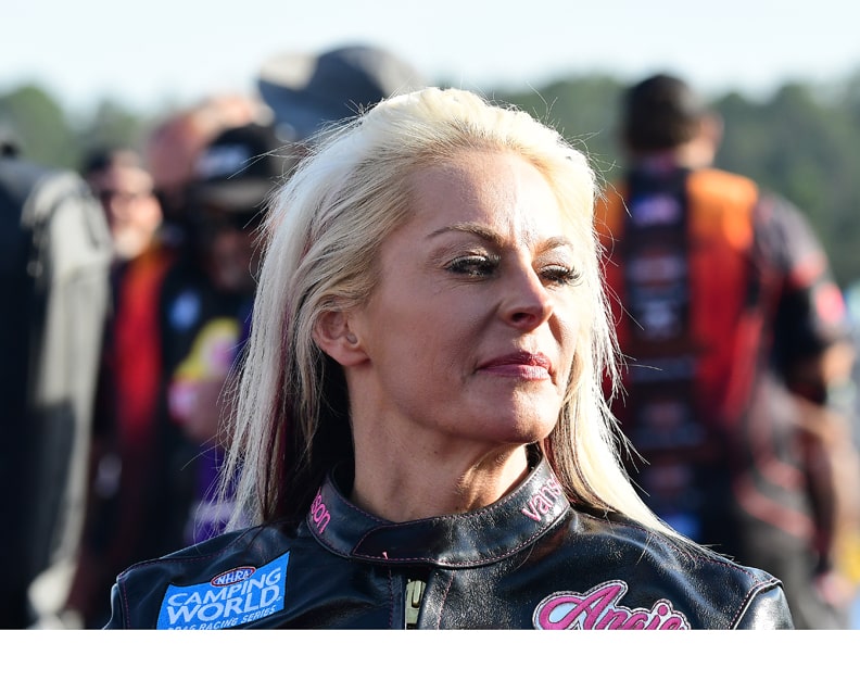 Angie Smith Builds Up Her Teams Bikes – RacingJunk News